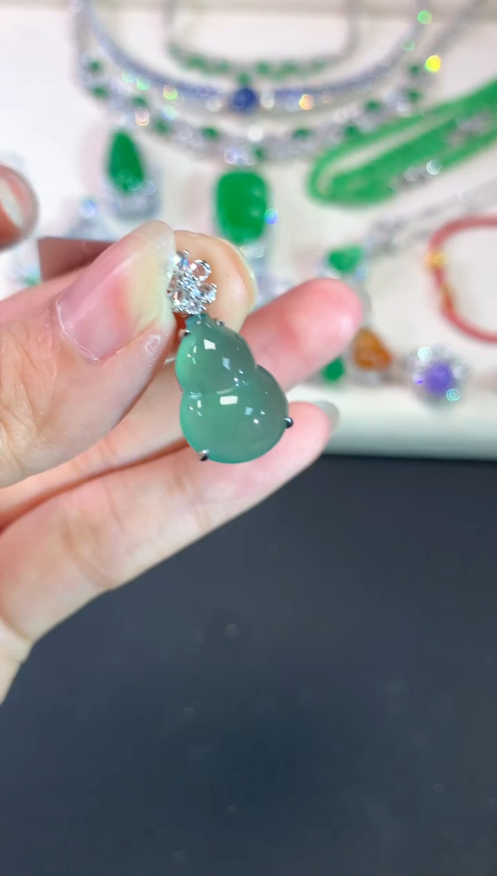 【闪购商品】翡翠吊坠(不含链)18K金镶嵌C71|6800