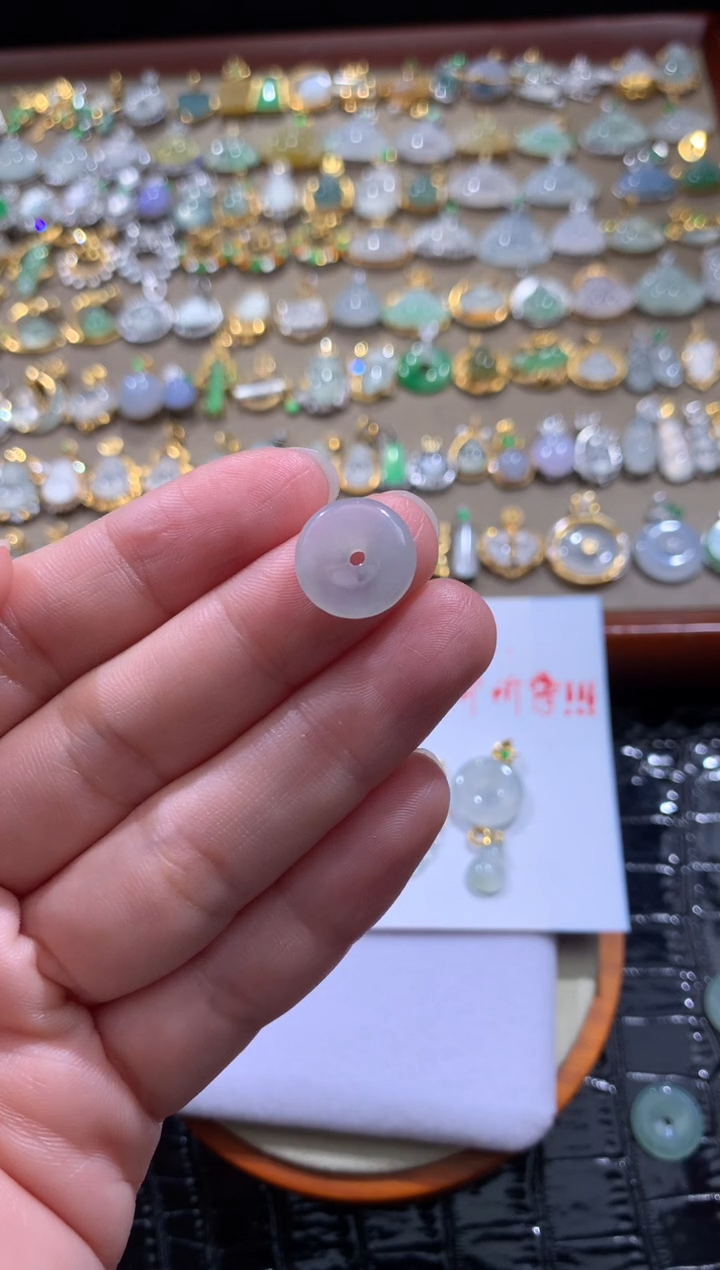 颈饰未镶嵌翡翠充***逵翡翠