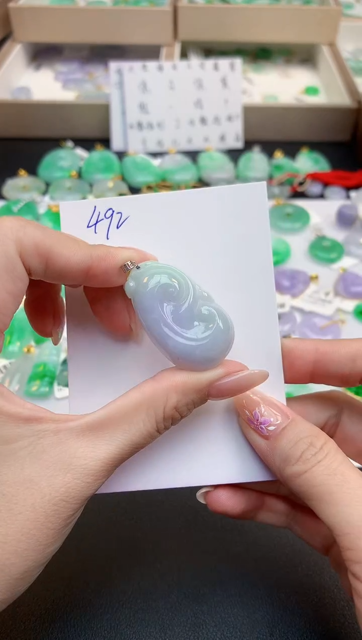 颈饰18K金镶嵌翡翠天然缅甸A货翡翠