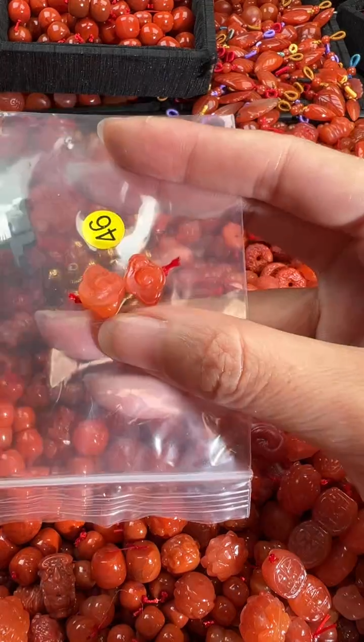 【闪购商品】南红玛瑙颈饰未镶嵌1