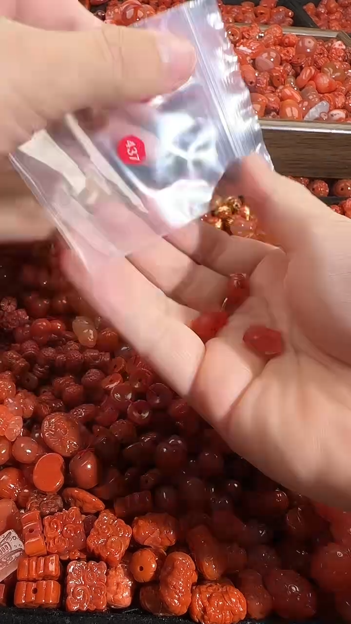颈饰未镶嵌南红玛瑙1