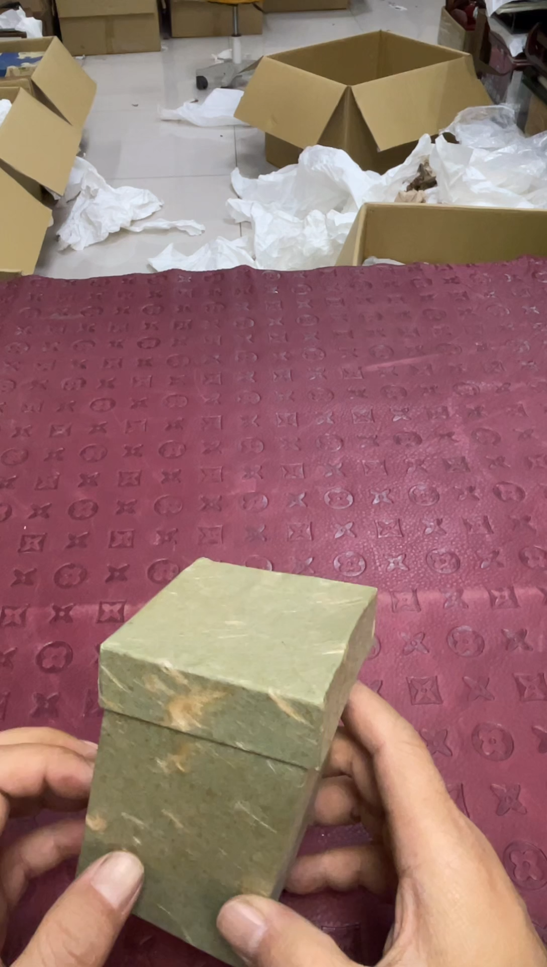 不详S****e默认微瑕，no退no换，介意勿拍