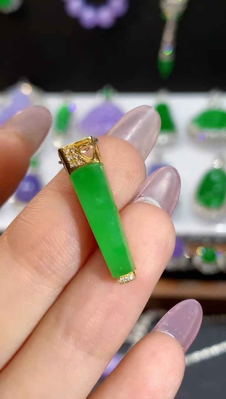 吊坠(不含链)18K金镶嵌翡翠L2030多样性发其一