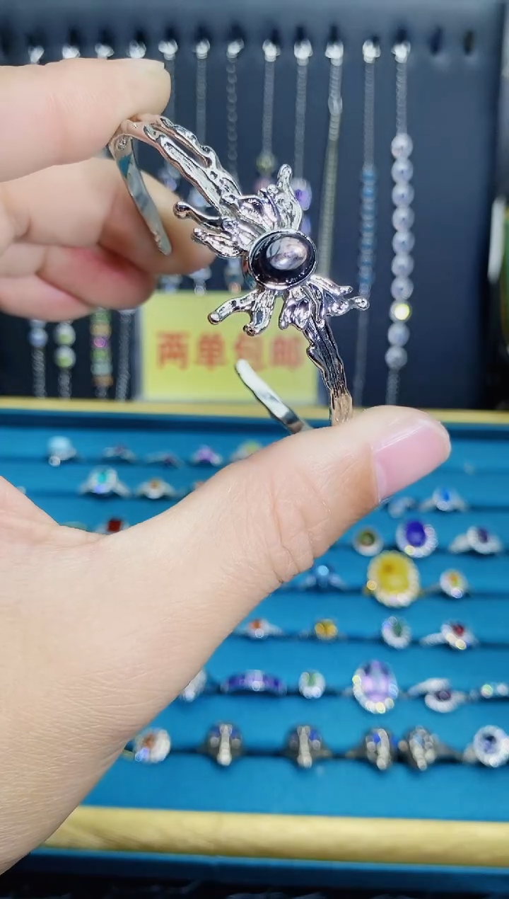 【闪购商品】水晶手镯银S925镶嵌晶韵