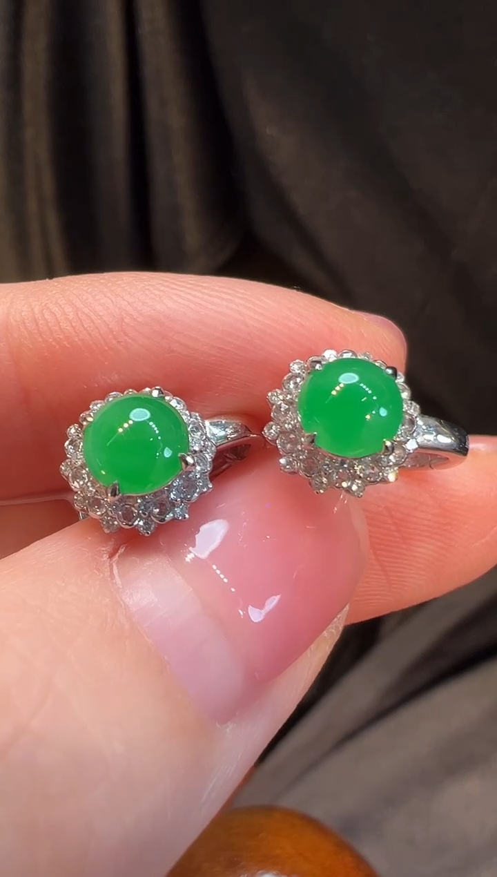 18K金镶嵌翡翠耳饰L6