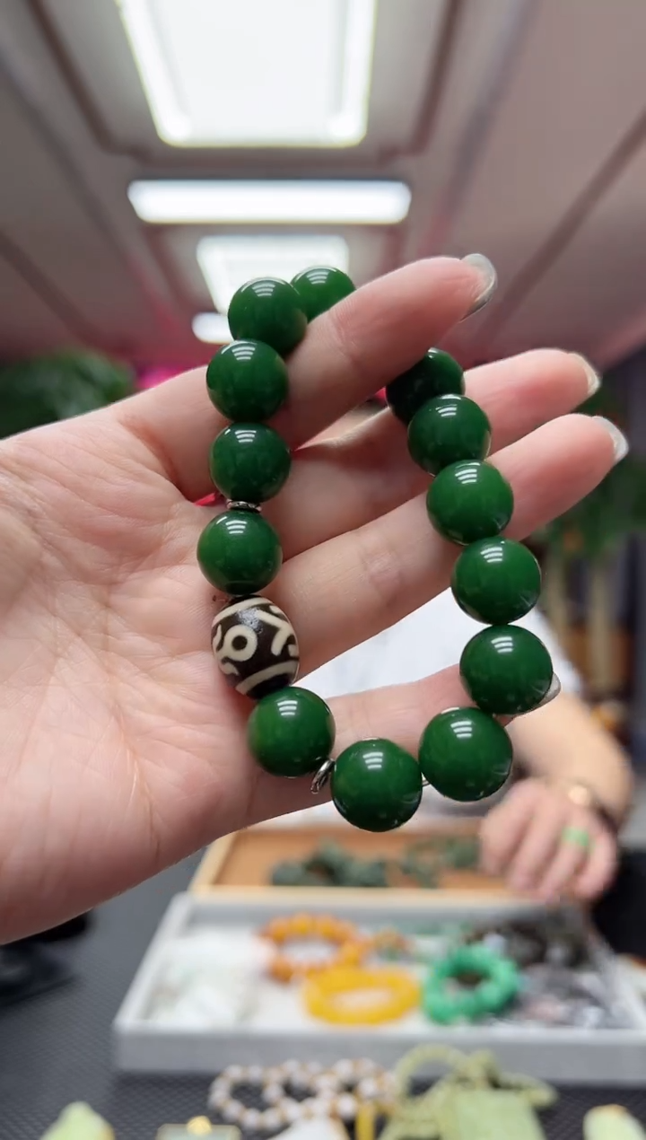 【闪购商品】和田玉手串未镶嵌多样性发货其中发一