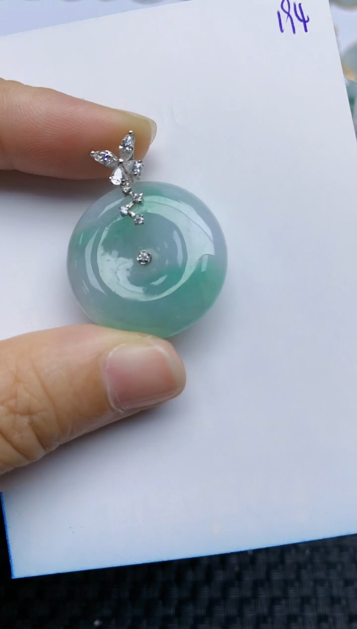 【闪购商品】翡翠挂件18K金镶嵌天然A货翡翠 200