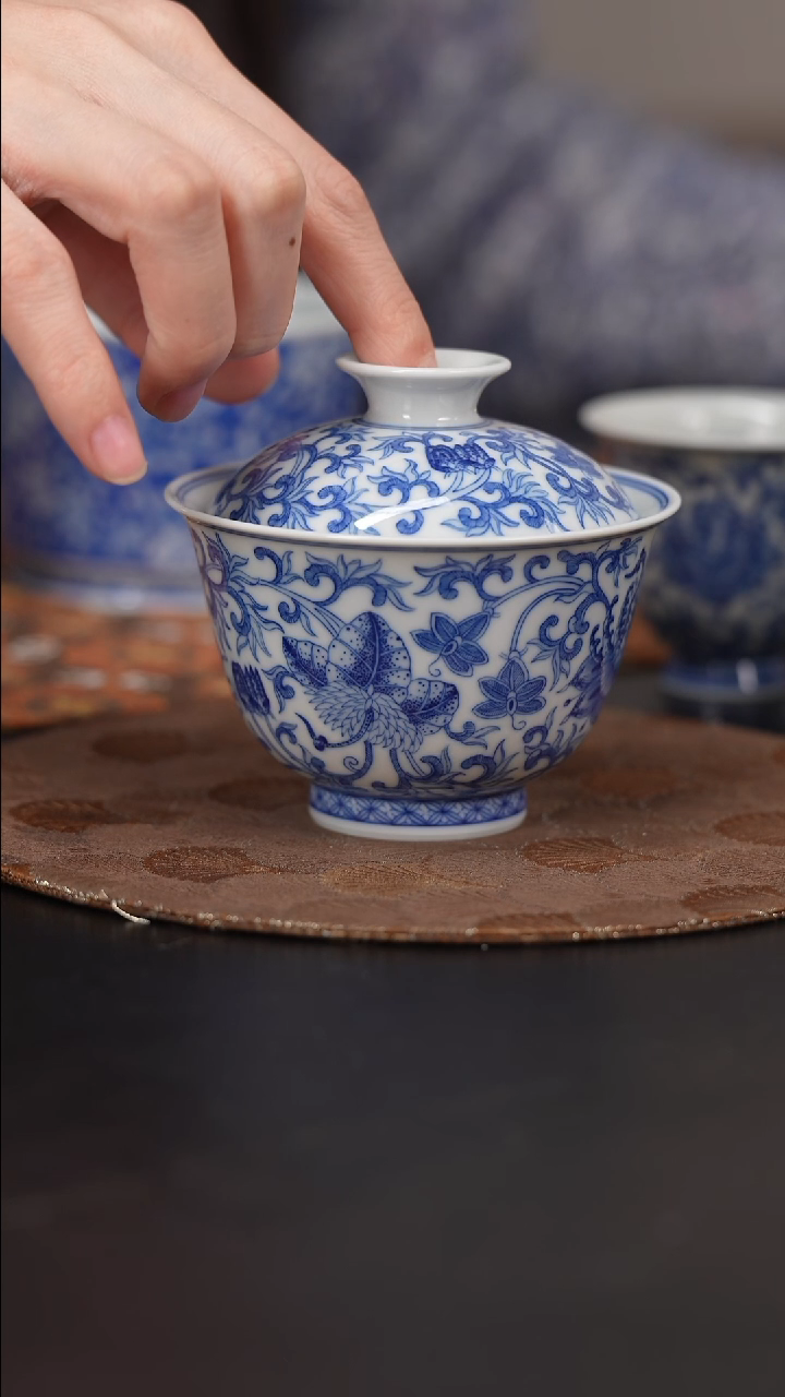 【闪购商品】杯看山柴窑青花西番莲