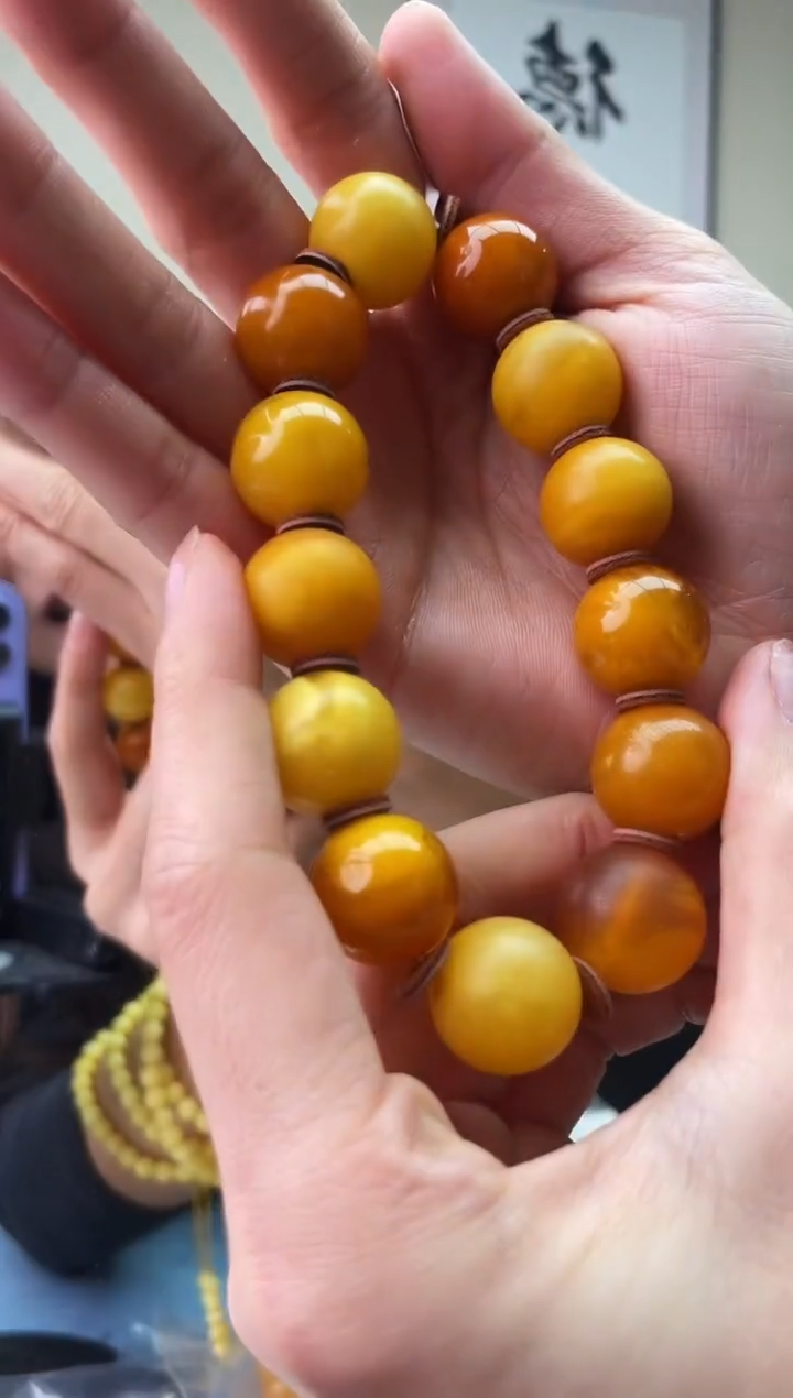 琥珀未镶嵌珠宝奇石T036 17微瑕假一罚十，多样性发一件
