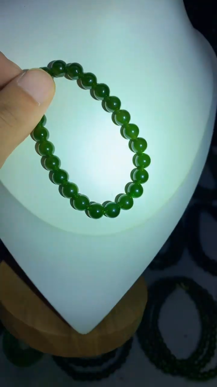 项链未镶嵌和田玉（碧玉）卡8单圈