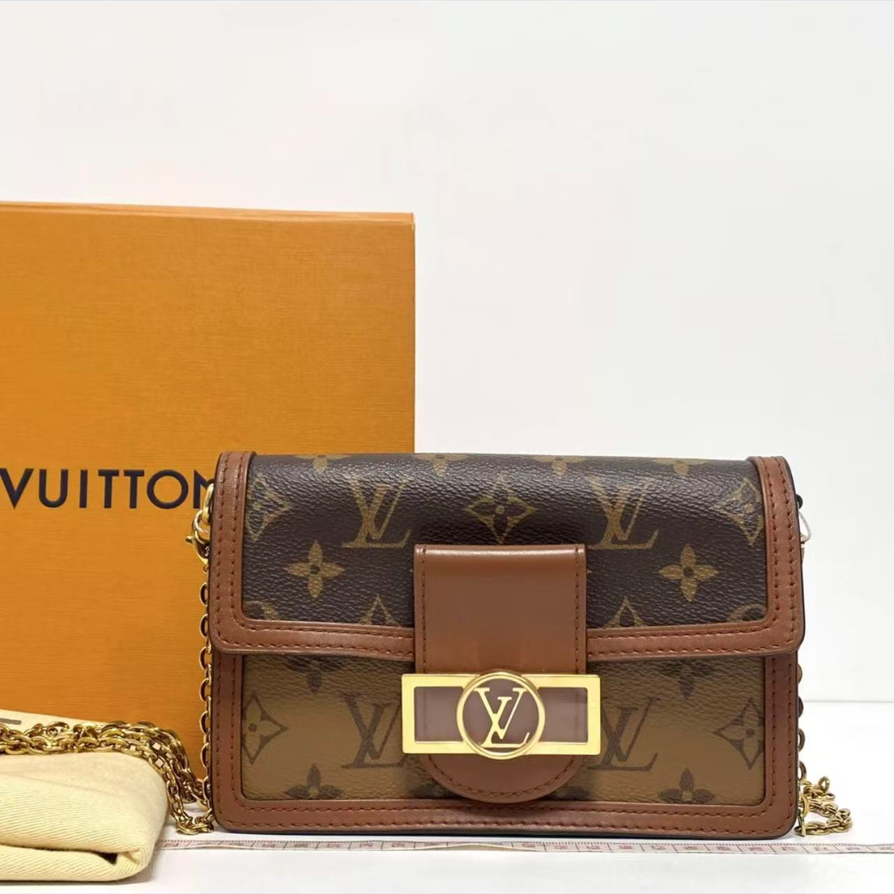 99新 LouisVuitton/路易威登 诗诗专属 LV达芙妮woc单肩包THLC304