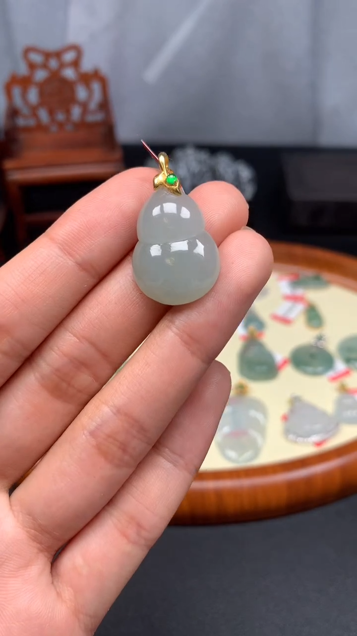 【闪购商品】翡翠颈饰18K金镶嵌葫芦