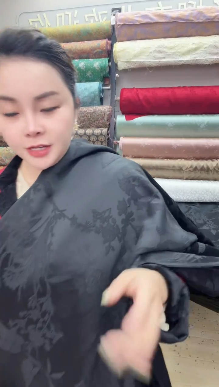 29号黑色植物丝冠乐绉  半米价