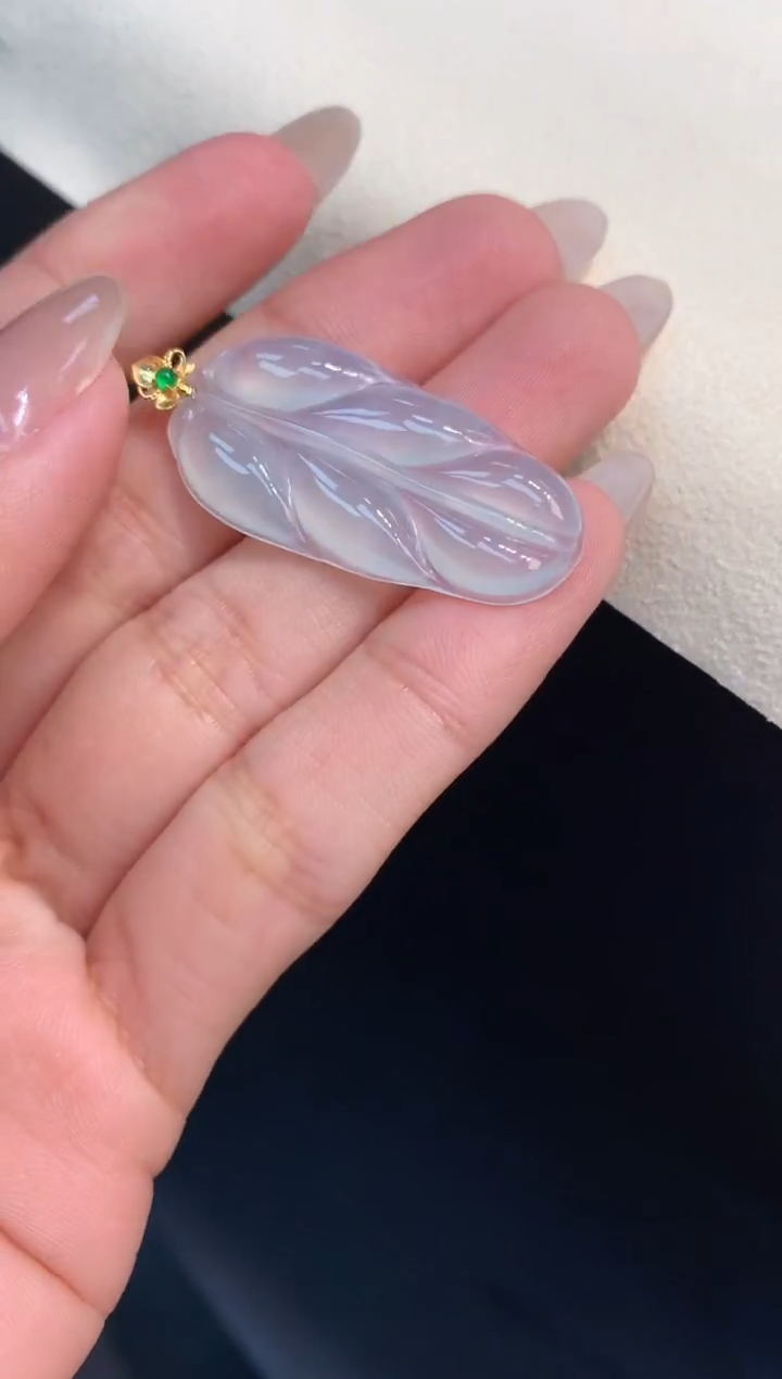 颈饰18K金镶嵌翡翠1