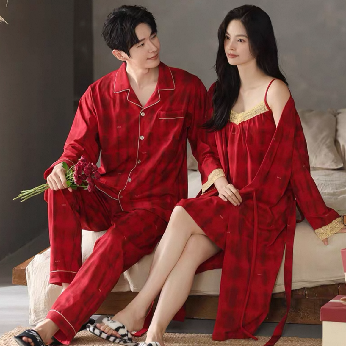 91-春秋季情侣款本命年满印隐红格love家居服套装