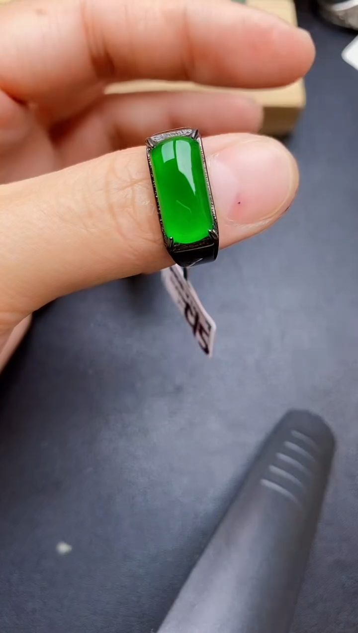 【闪购商品】翡翠戒指银S925镶嵌22222