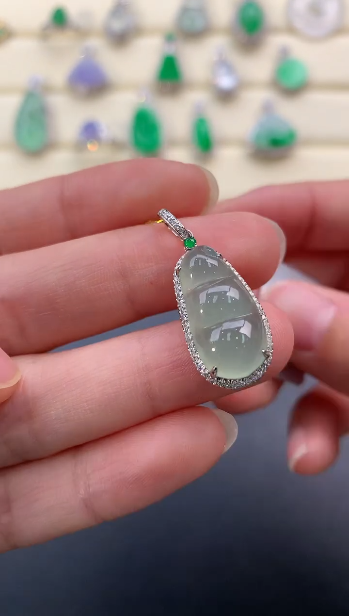 【闪购商品】翡翠颈饰18K金镶嵌W514