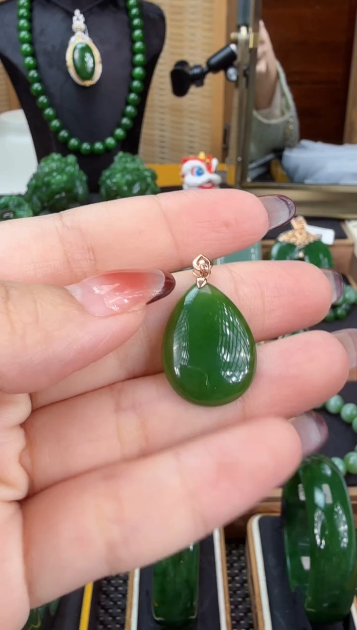 【闪购商品】和田玉（碧玉）吊坠(赠链)18K金镶嵌 