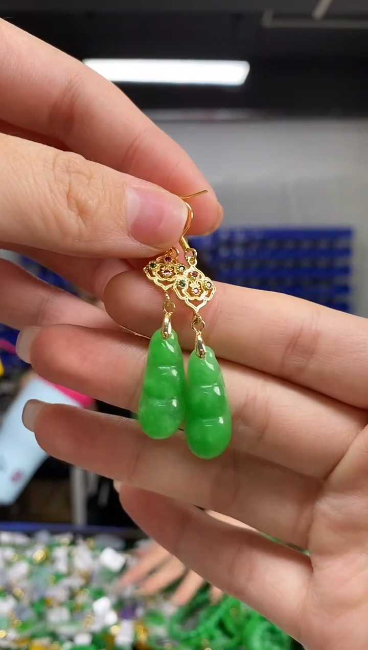 未镶嵌翡翠耳饰闪购链接   多样性发其一颜色微差