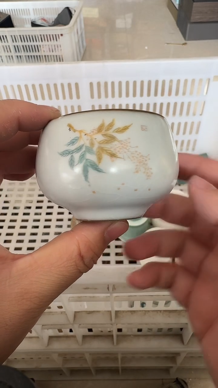 杯无运费险有瑕疵的摄影的产品有使用过的痕迹有点脏介意勿拍