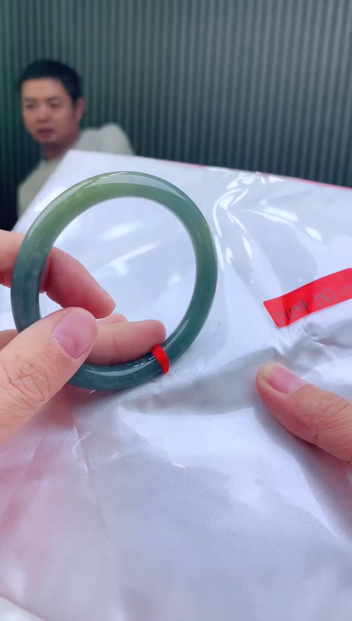 未镶嵌手镯翡翠54+