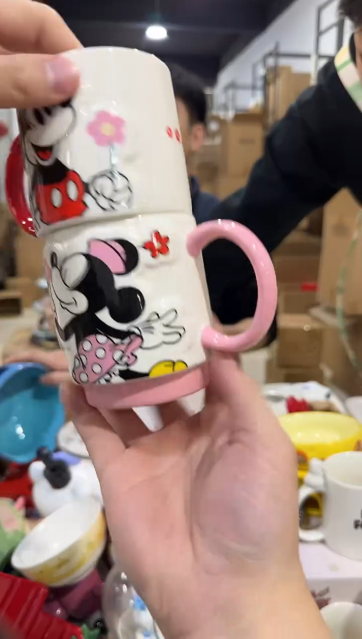 瓷片原盒米奇米妮拿花对杯