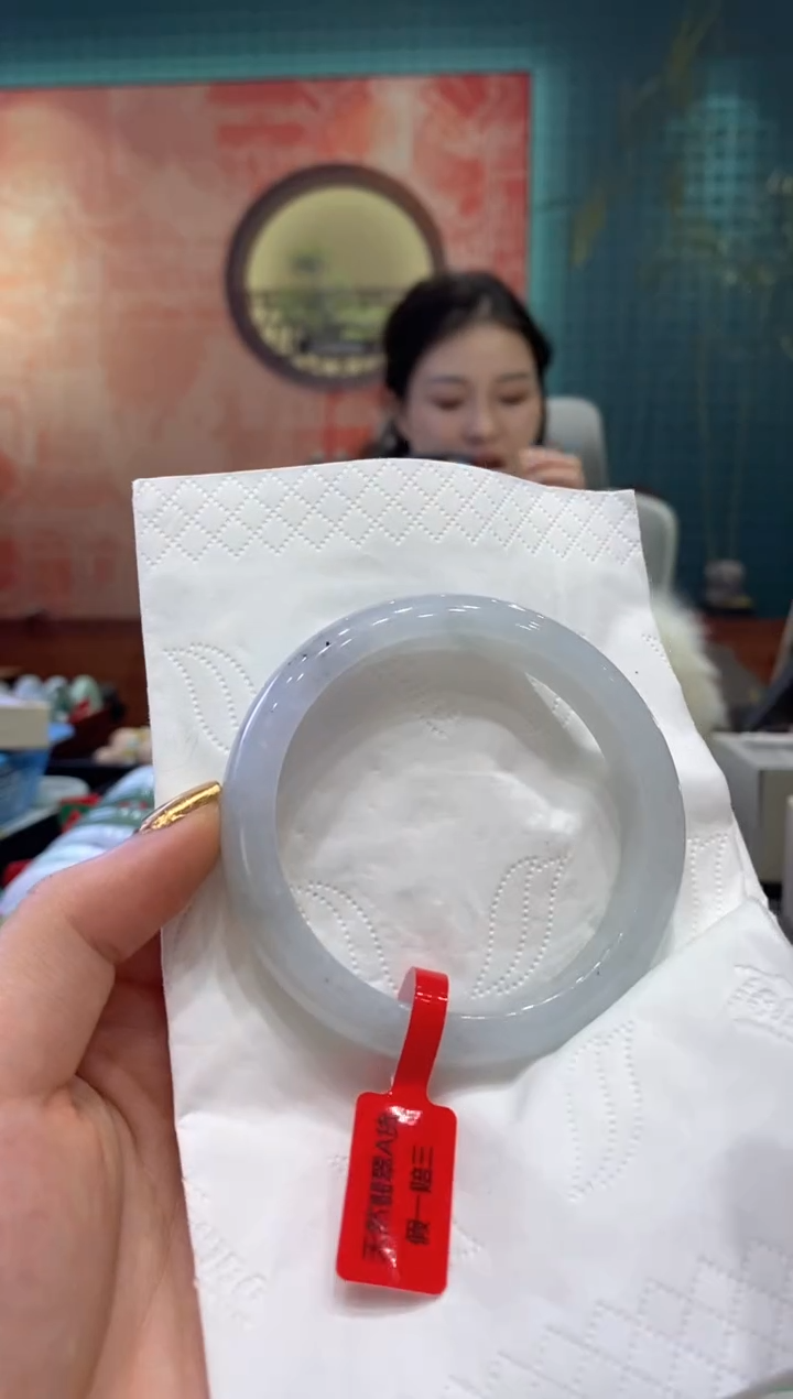 【闪购商品】翡翠手镯未镶嵌多人12836