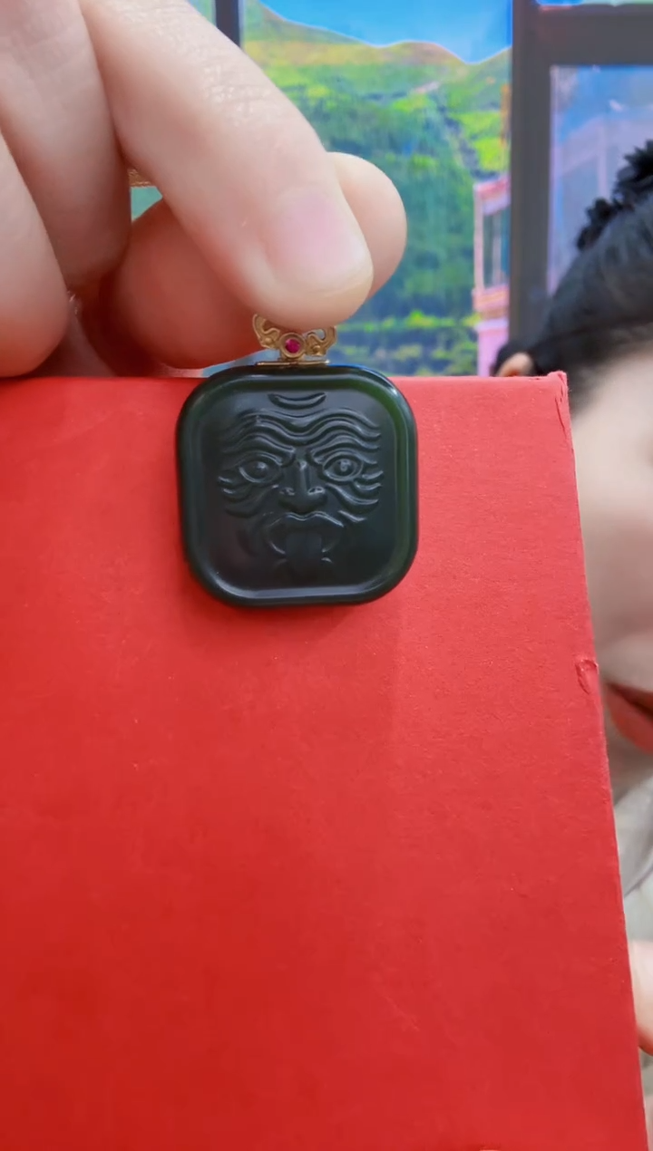 吊坠(不含链)18K金镶嵌和田玉塔青扎基拉姆吊坠/个