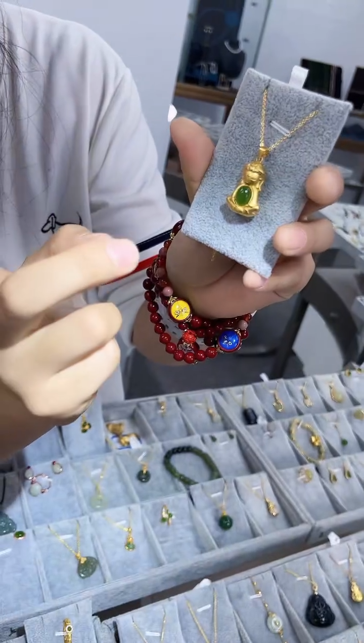 【闪购商品】和田玉吊坠银S925镶嵌13213多样性发其一