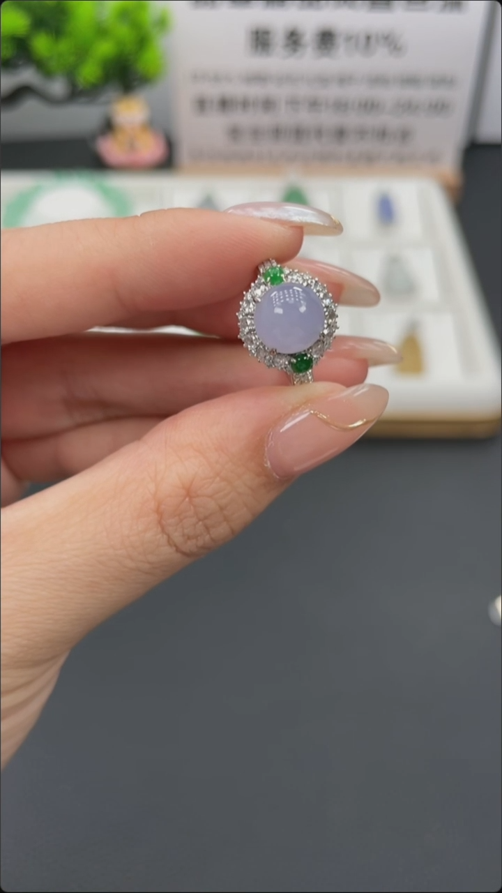 翡翠18K金镶嵌颈饰天然缅甸A货翡翠18k金镶嵌吊坠