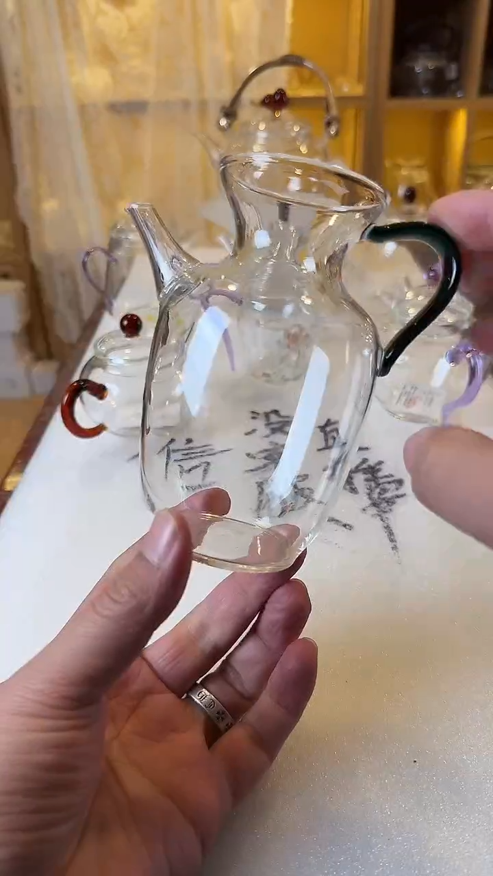 执壶湖绿。。。。。。。