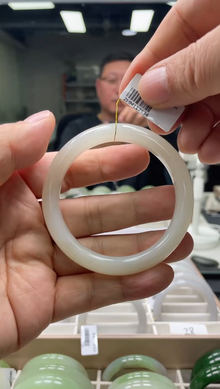 【闪购商品】和田玉手镯未镶嵌编码 2934圈口57-58