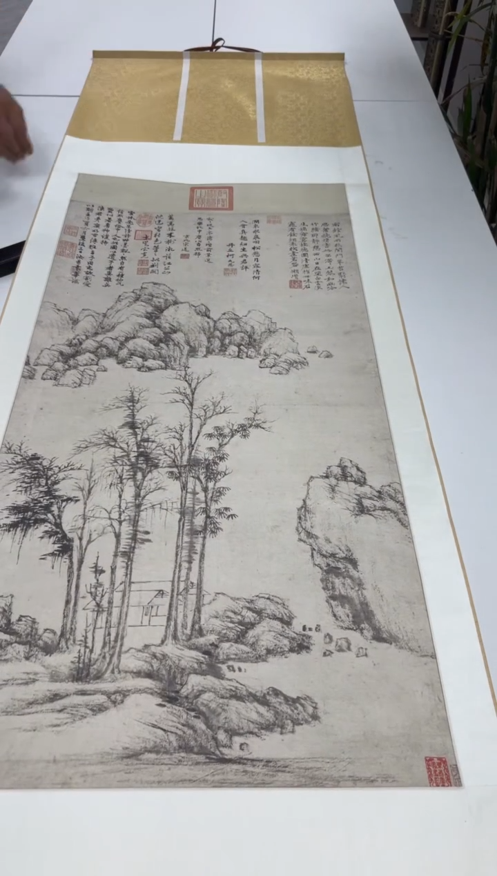 【复刻品】倪瓒 江干秋树