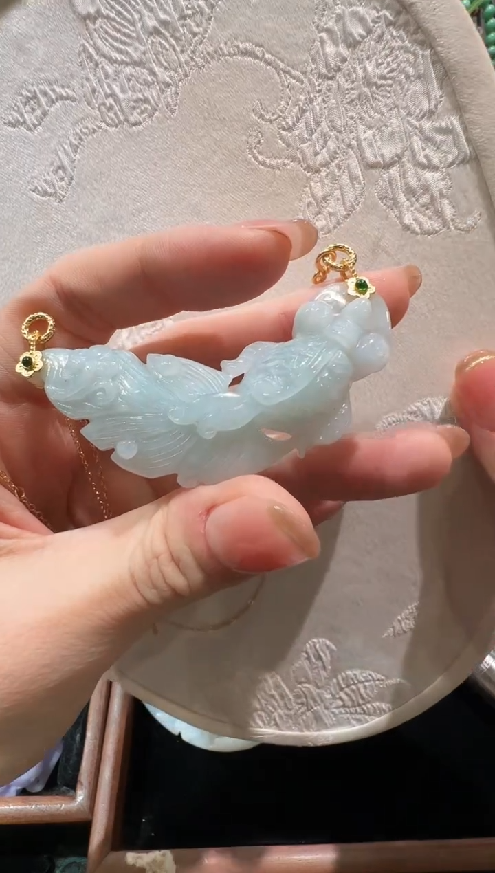 翡翠未镶嵌颈饰国风