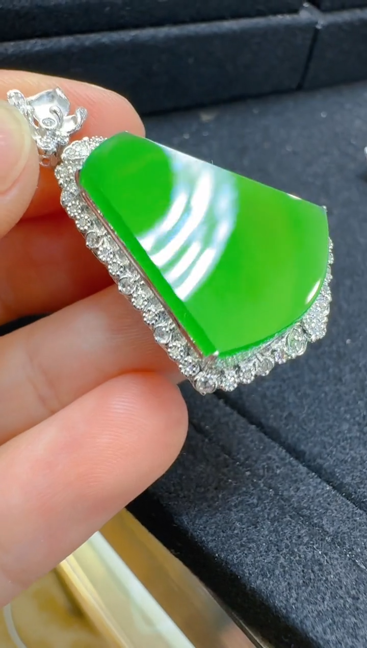 翡翠18K金镶嵌吊坠(不含链)多样性团购发一件