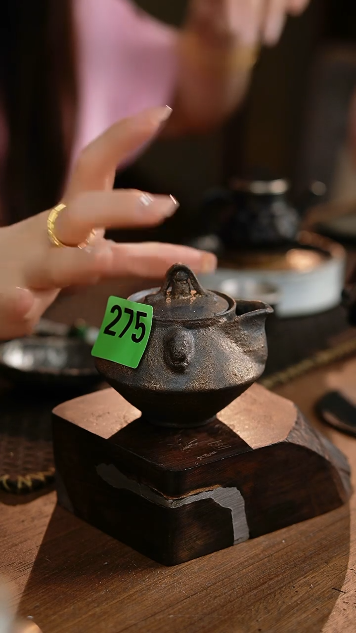刷金黑宝瓶....275