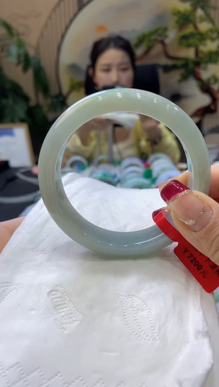 【闪购商品】翡翠手镯未镶嵌99908352