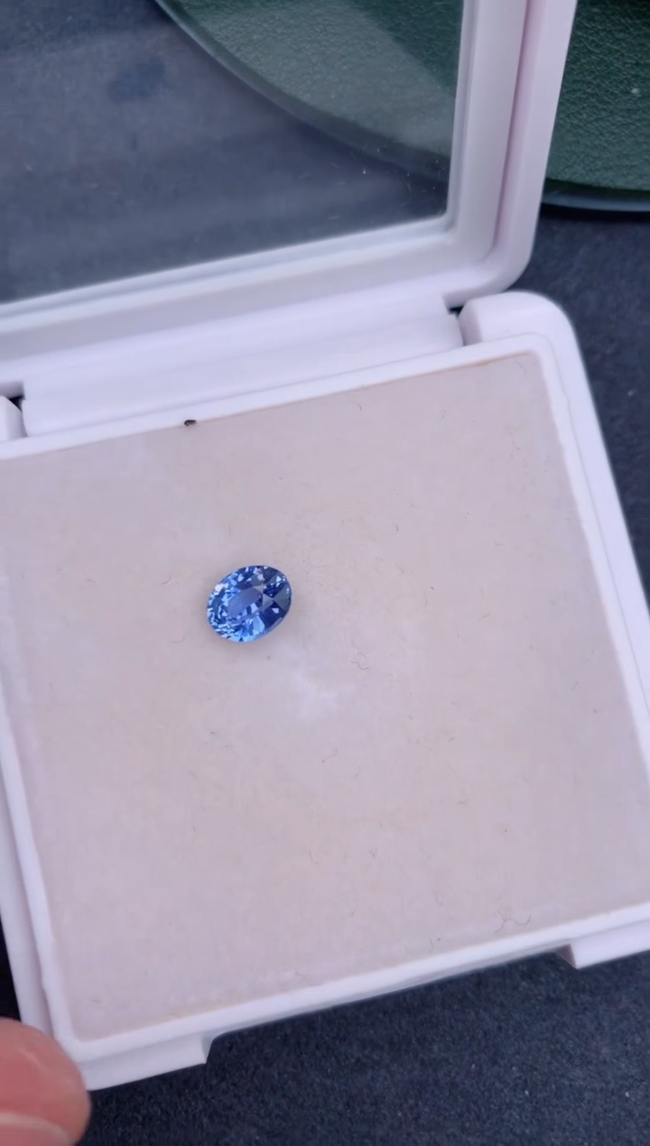 【闪购商品】蓝宝石裸石未镶嵌1ct 无烧矢车菊蓝宝石