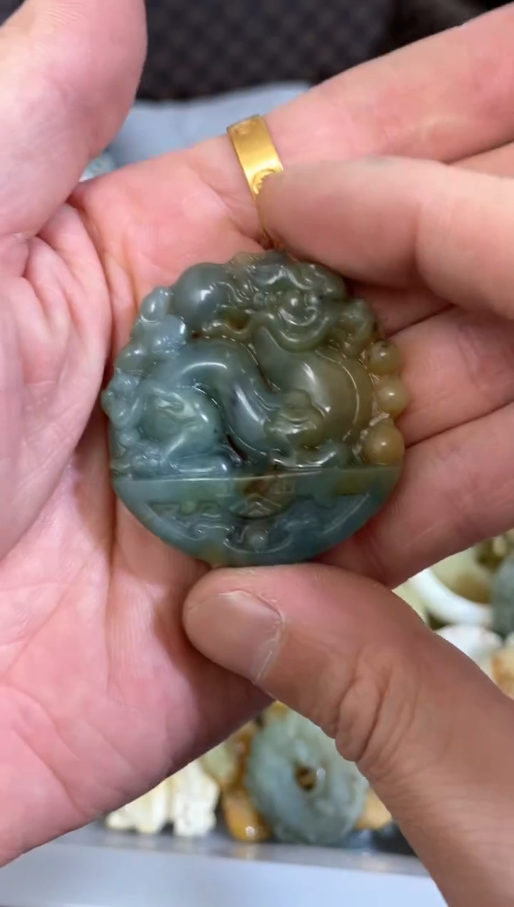 【闪购商品】蛇纹石玉颈饰未镶嵌岫玉