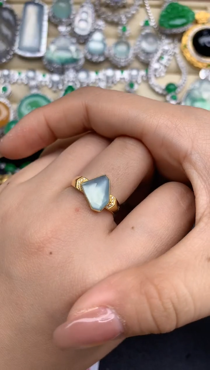 18K金镶嵌戒指翡翠332-中国好珍宝