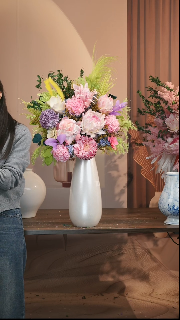 藤：            花+花瓶