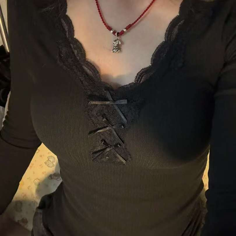 纯欲辣妹性感显胸上衣女秋冬喇叭袖针织打底衫内搭{随机盲盒}