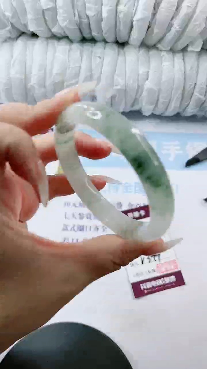 【闪购商品】石英质玉手镯未镶嵌多样性发货V399