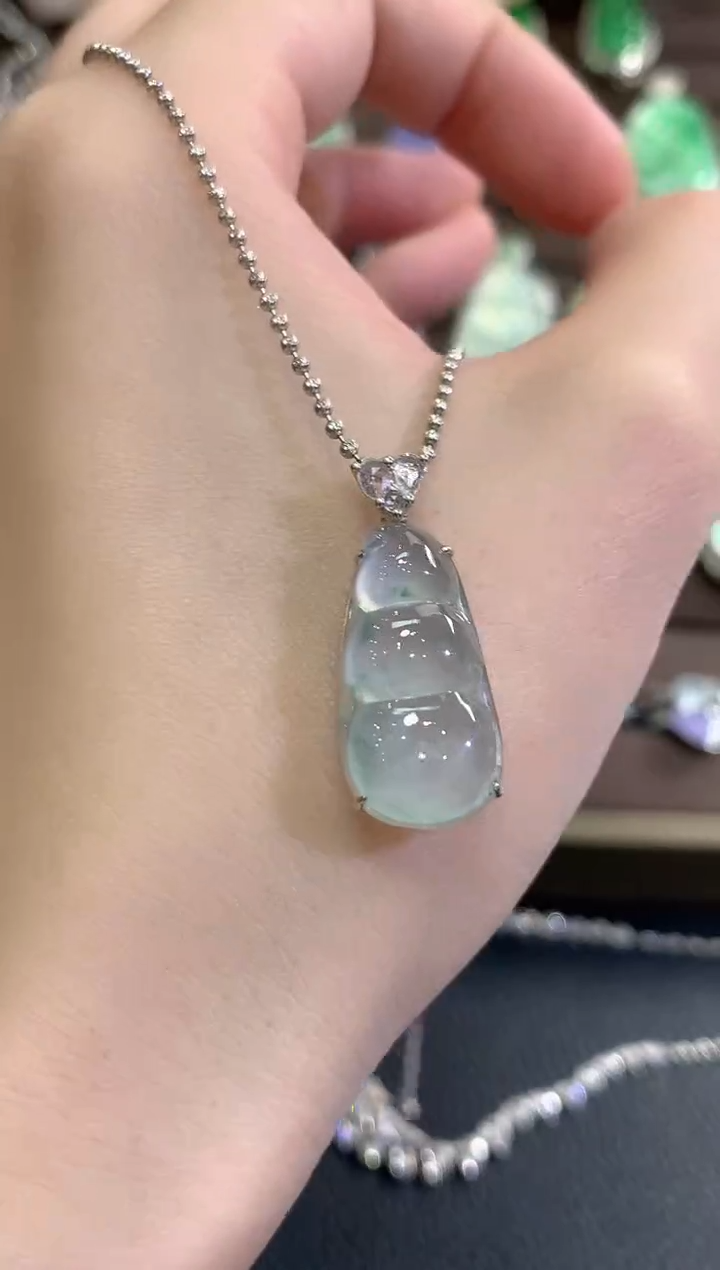 吊坠(不含链)18K金镶嵌翡翠秋日珠宝W35