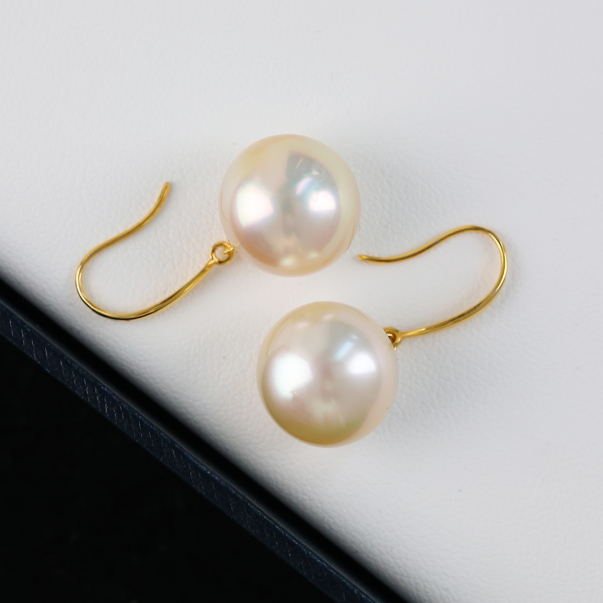 海水南洋珍珠耳环18k金耳勾干枯澳白耳饰女13-14mm多样性发一对