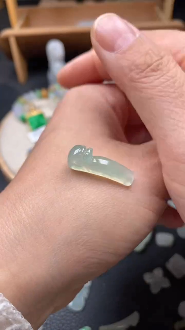 【闪购商品】翡翠颈饰未镶嵌翡翠净货27127