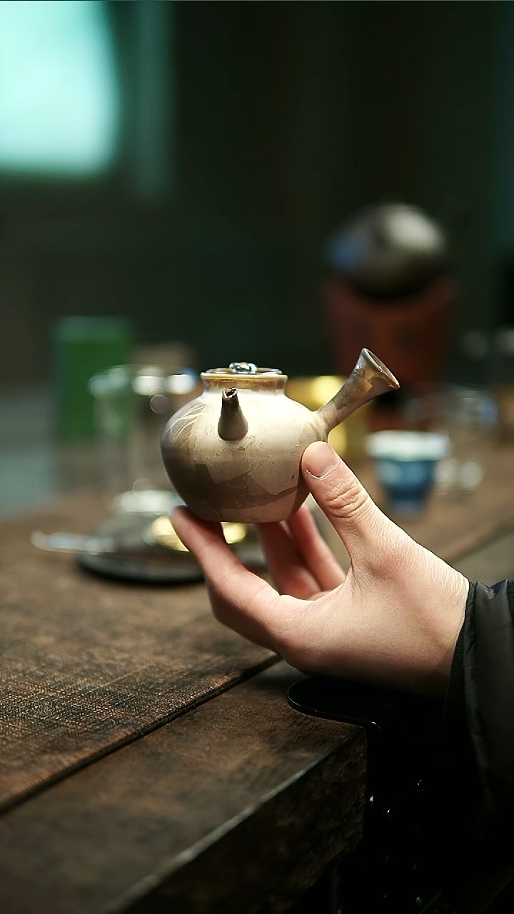 【闪购商品】沁黄炼侧把壶1111111111111