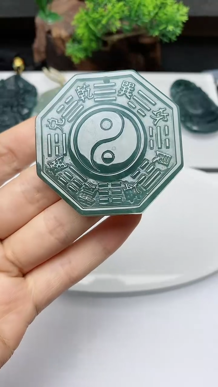 【闪购商品】翡翠颈饰未镶嵌