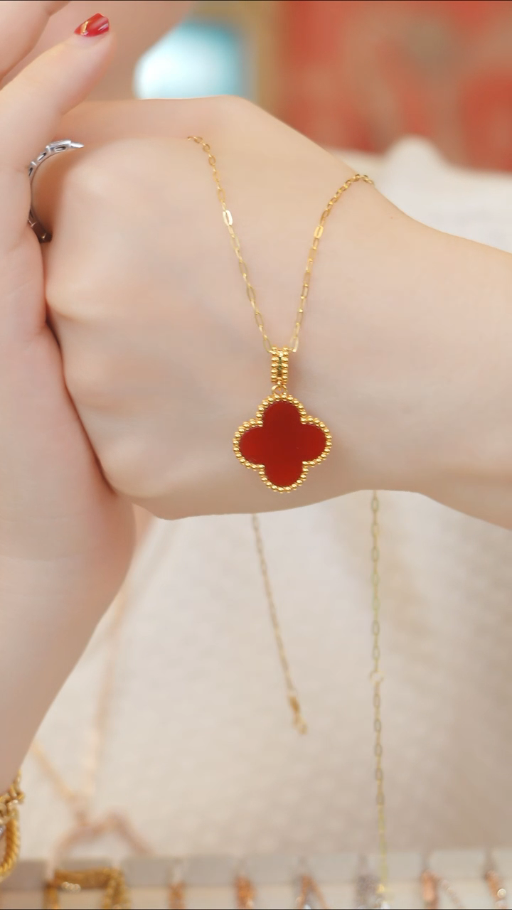 【闪购商品】玛瑙/玉髓项链18K金镶嵌红花