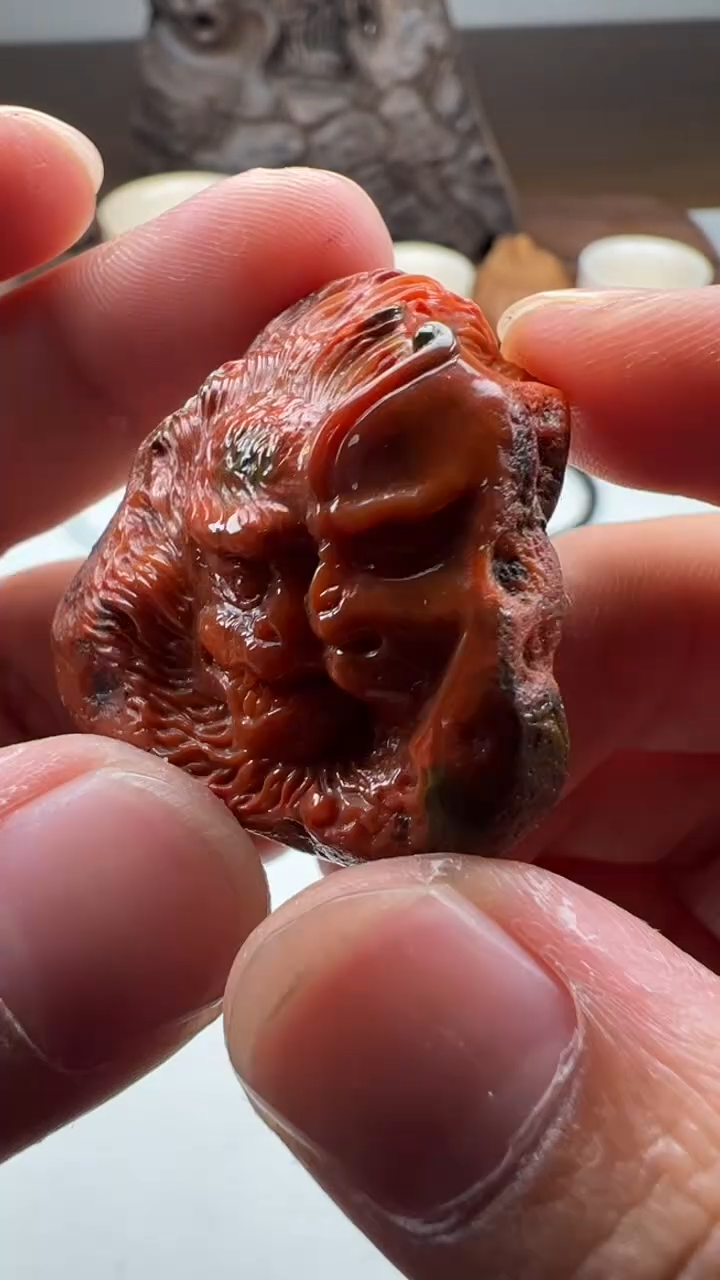 南红玛瑙未镶嵌把件南红满色原石随性雕刻